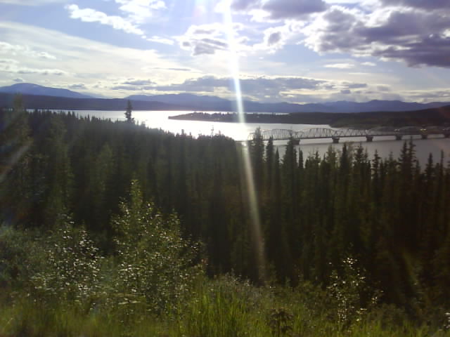 002 Teslin Bridge 25th Jun 2010.jpg